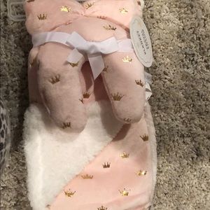 Baby blanket and pillow